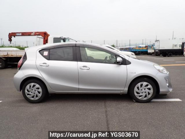Used 2017 AT toyota aqua NHP10 Image[7]