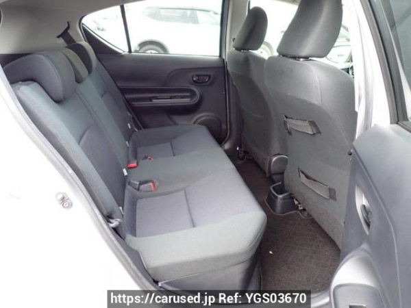 Used 2017 AT toyota aqua NHP10 Image[14]