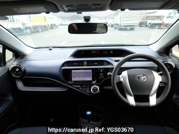 Used 2017 AT toyota aqua NHP10 Image[16]