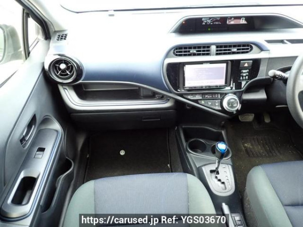 Used 2017 AT toyota aqua NHP10 Image[17]