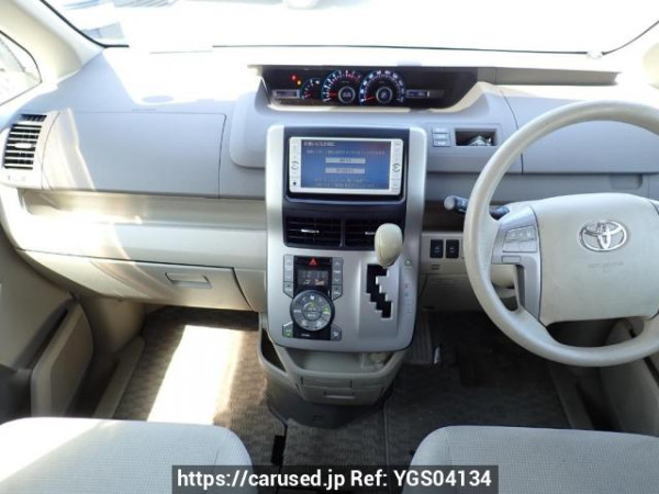 Used 2009 AT toyota noah ZRR70G Image[17]