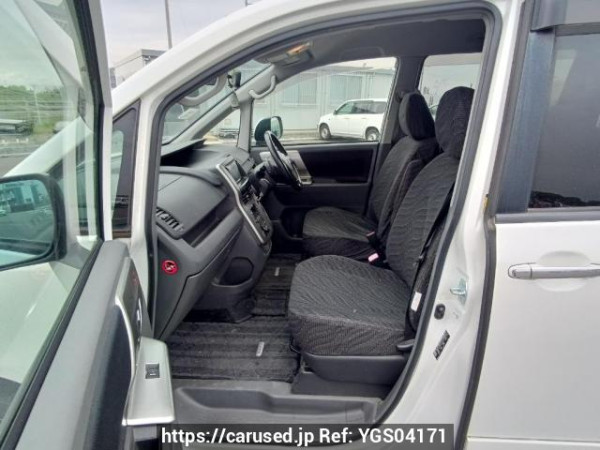 Used 2009 AT toyota voxy ZRR70W Image[13]