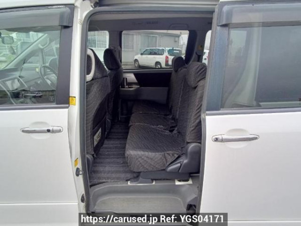 Used 2009 AT toyota voxy ZRR70W Image[15]