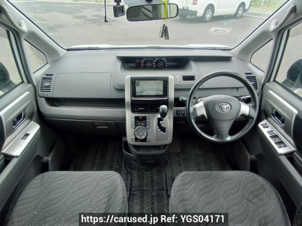 Used 2009 AT toyota voxy ZRR70W Image[17]