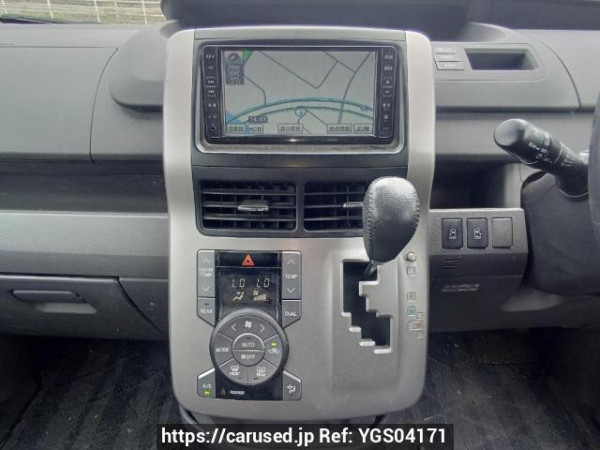 Used 2009 AT toyota voxy ZRR70W Image[19]