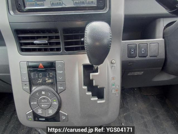 Used 2009 AT toyota voxy ZRR70W Image[23]