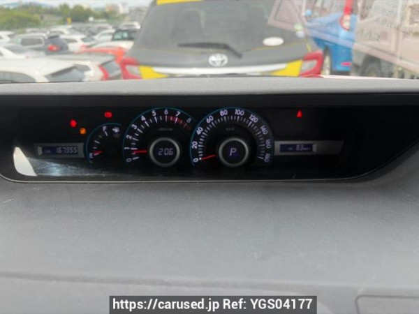 Used 2007 AT toyota noah ZRR70G Image[14]