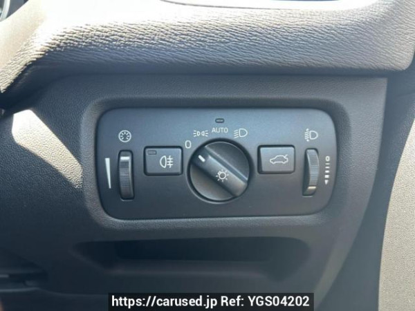 Used 2015 AT volvo v40 MB4164T Image[29]