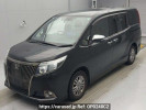 Toyota Esquire ZRR80G
