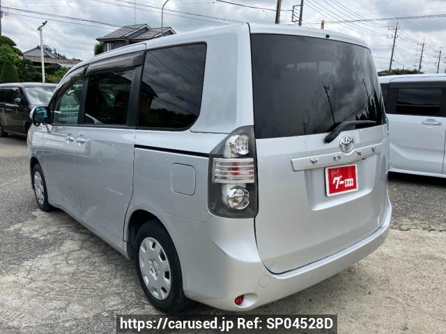 Buy Used 2007 Toyota Voxy ZRR70G (SP04528D) - Carused.jp