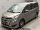 Toyota Noah ZWR80G