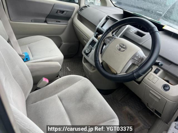 Used 2008 AT toyota noah ZRR70G Image[8]