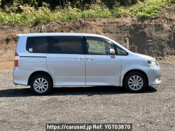Used 2007 AT toyota noah ZRR75W Image[7]