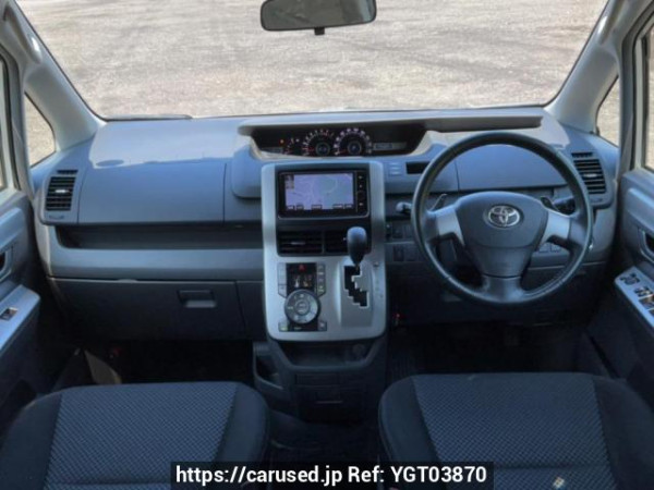 Used 2007 AT toyota noah ZRR75W Image[16]