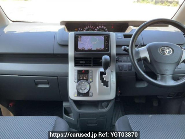 Used 2007 AT toyota noah ZRR75W Image[18]