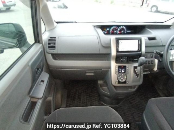 Used 2009 AT toyota noah ZRR75G Image[19]