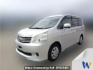 Toyota Noah ZRR70G