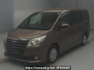 Toyota Noah ZWR80G