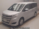 Toyota Noah ZWR80G