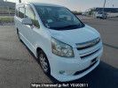 Toyota Noah ZRR70W