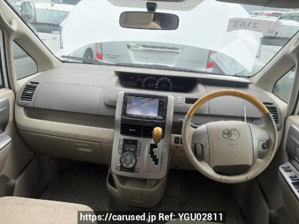 Used 2009 AT toyota noah ZRR70W Image[13]