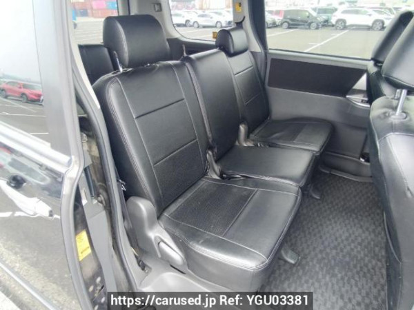Used 2009 AT toyota voxy ZRR70W Image[14]