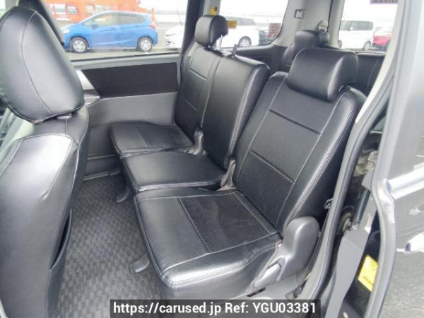 Used 2009 AT toyota voxy ZRR70W Image[15]