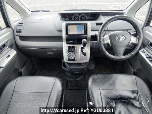 Used 2009 AT toyota voxy ZRR70W Image[17]