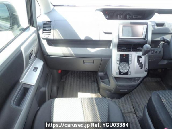 Used 2009 AT toyota noah ZRR70W Image[24]
