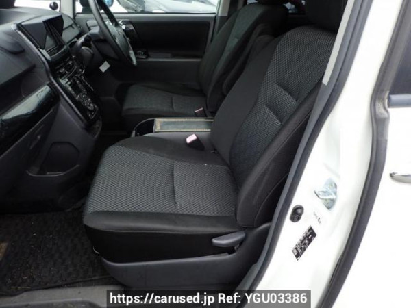 Used 2009 AT toyota noah ZRR75W Image[18]