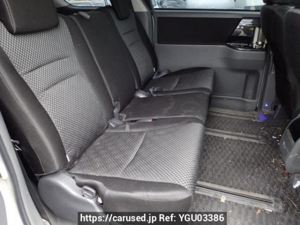 Used 2009 AT toyota noah ZRR75W Image[19]