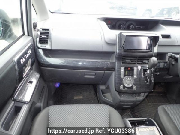 Used 2009 AT toyota noah ZRR75W Image[23]