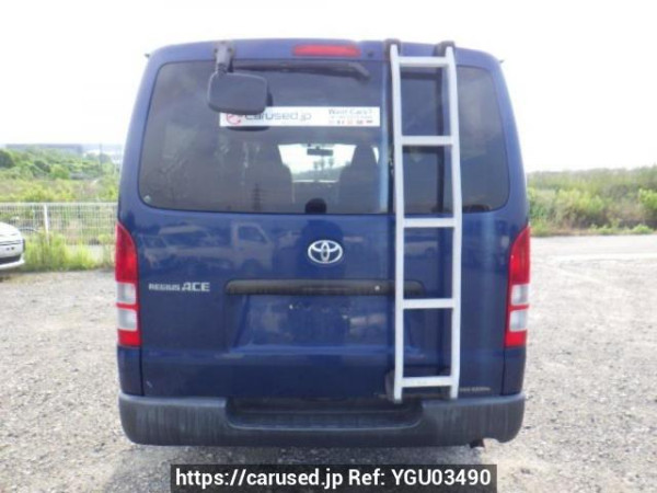 Used 2005 AT toyota regiusace-van KDH205V Image[5]