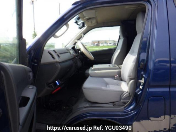 Used 2005 AT toyota regiusace-van KDH205V Image[12]