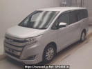 Toyota Noah ZWR80G