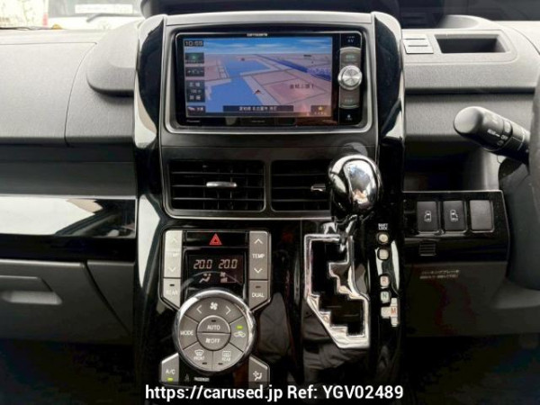 Used 2009 AT toyota voxy ZRR70W Image[24]