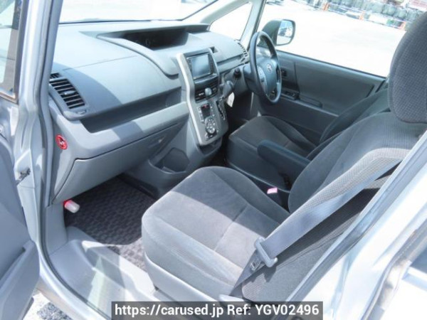 Used 2009 AT toyota noah ZRR70G Image[15]