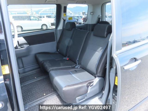 Used 2009 AT toyota voxy ZRR70W Image[20]