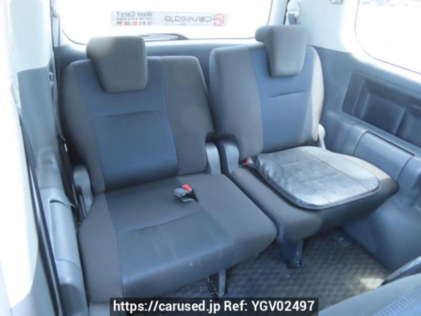 Used 2009 AT toyota voxy ZRR70W Image[22]
