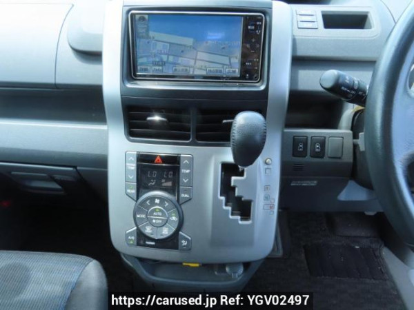 Used 2009 AT toyota voxy ZRR70W Image[26]