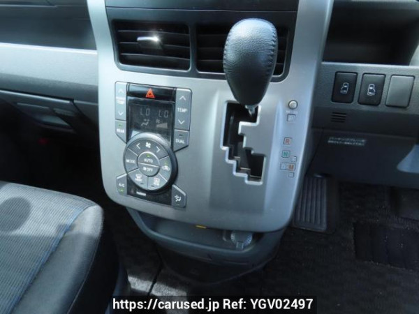 Used 2009 AT toyota voxy ZRR70W Image[28]