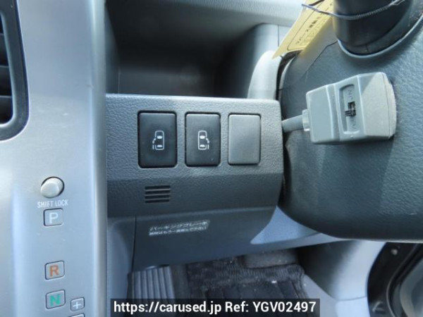 Used 2009 AT toyota voxy ZRR70W Image[32]