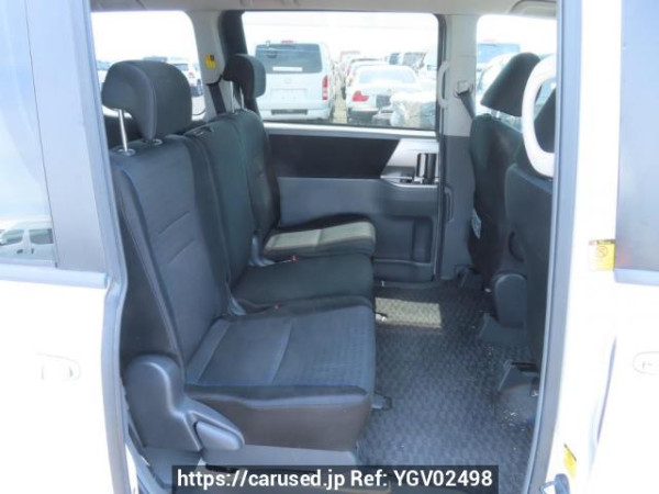 Used 2008 AT toyota voxy ZRR70W Image[16]