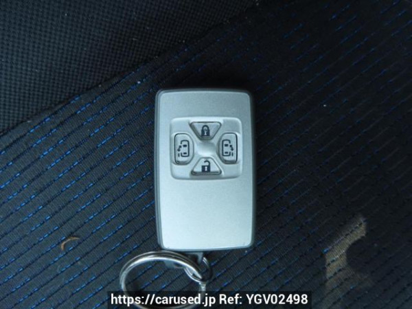 Used 2008 AT toyota voxy ZRR70W Image[35]