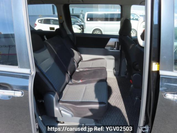 Used 2008 AT toyota voxy ZRR70W Image[17]