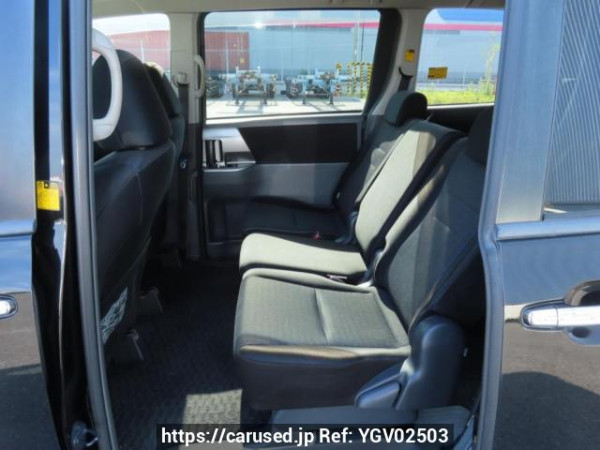 Used 2008 AT toyota voxy ZRR70W Image[19]