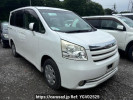 Toyota Noah ZRR75G