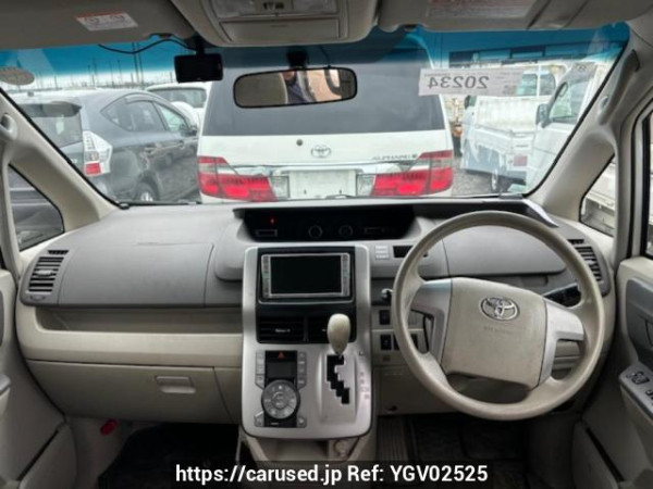 Used 2007 AT toyota noah ZRR75G Image[11]