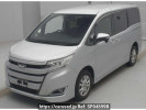 Toyota Noah ZRR85G