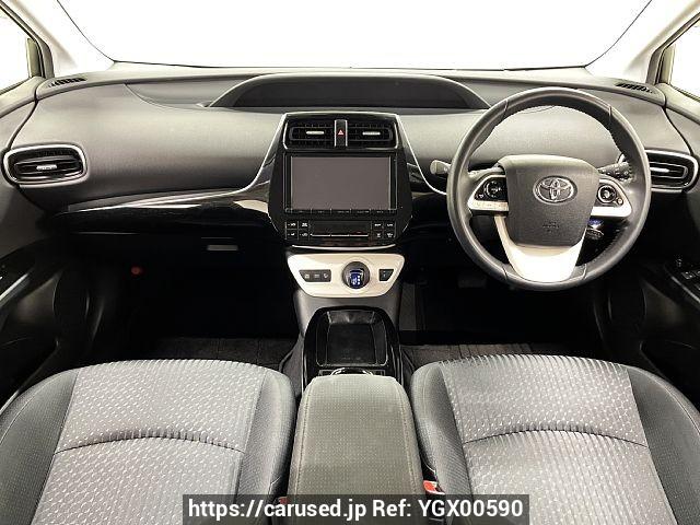 Buy Used 2017 Toyota Prius DAA-ZVW51 (YGX00590) - Carused.jp